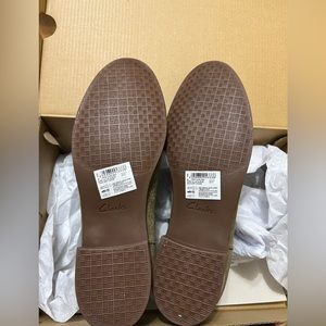 BNIB Clarks Trish Chelsea Boots.